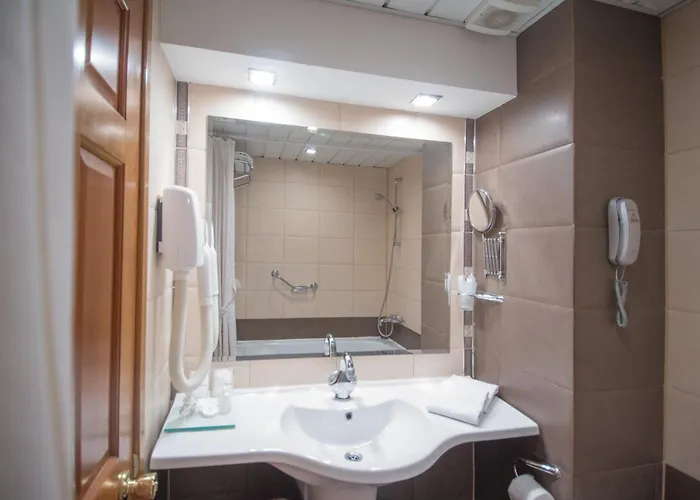 Hotel Burgas מלון 4*